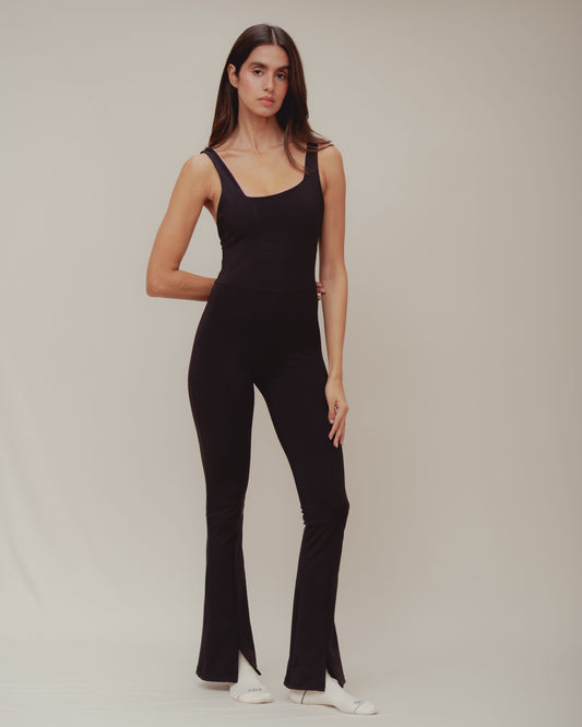 Flared Onesie – Enterizo Largo Negro Asimétrico con Tull Apricot y Tiras Azul Hielo
