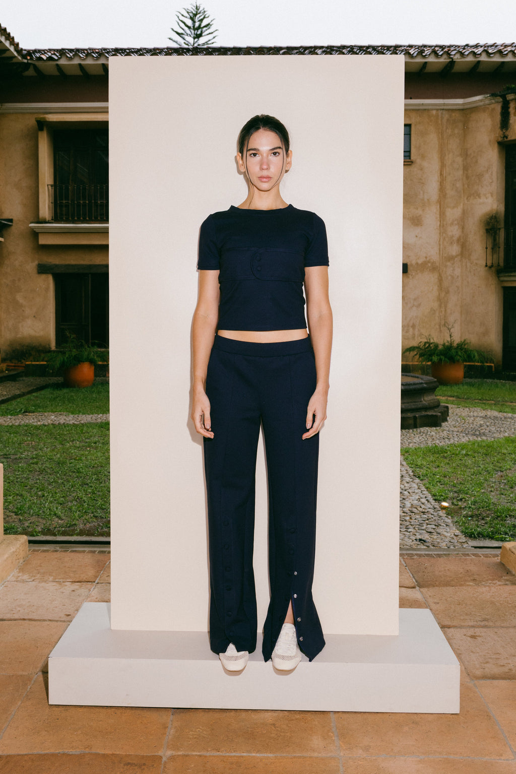 PRE ORDER - Lined Pants – Pantalón Azul Petróleo Con Broches, Aberturas y Tiro Midi