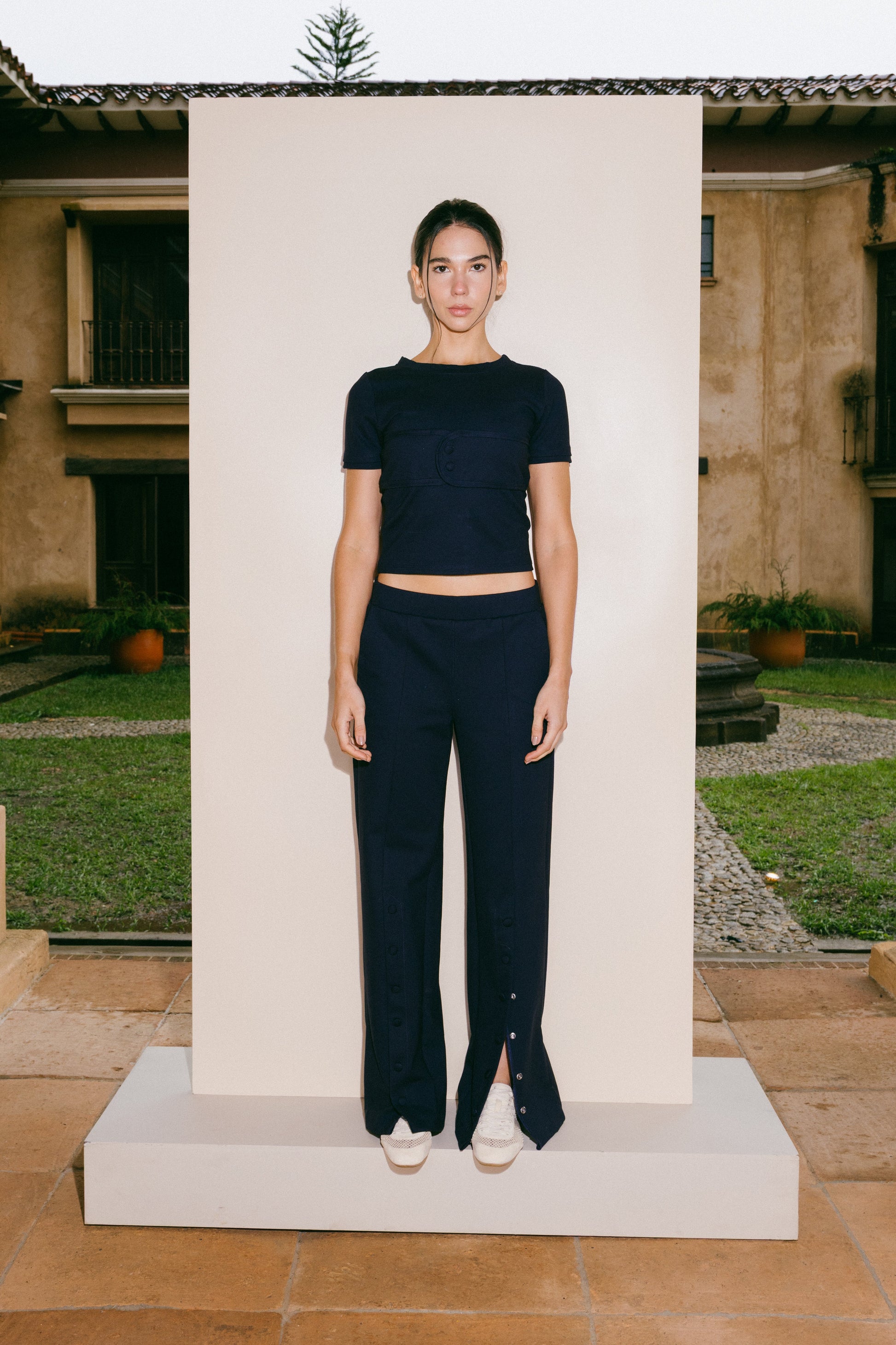 PRE ORDER - Lined Pants – Pantalón Azul Petróleo Con Broches, Aberturas y Tiro Midi